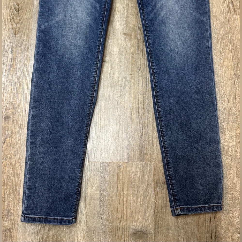 White House Black Market Skinny Classic 5-pocket Denim Blue Jeans, Size 6R - Picture 9 of 9